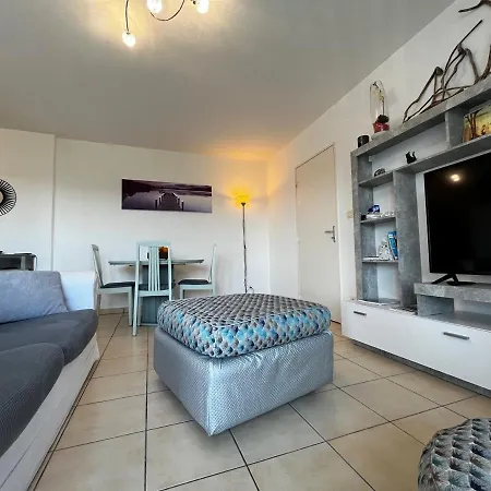 Apartment Charmant T2 Avec Parking Prive A - Fr-1-239-724 *