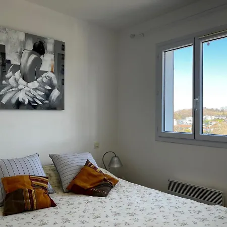 Charmant T2 Avec Parking Prive A - Fr-1-239-724 Apartment