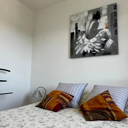 Charmant T2 Avec Parking Prive A - Fr-1-239-724 Apartment